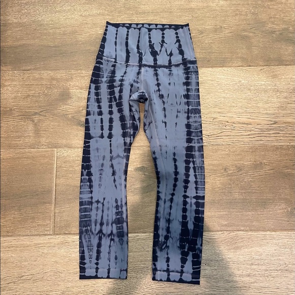 Lululemon MATCHING SET (leggings and sports bra) LIMITED ADDITION - Picture 3 of 6